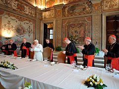 Benedicto XVI, cinco años de soledad
