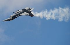 La nube de ceniza afecta los motores de un avión de guerra de la OTAN