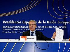 La UE acuerda la apertura "progresiva" del espacio aéreo a partir del martes por la mañana