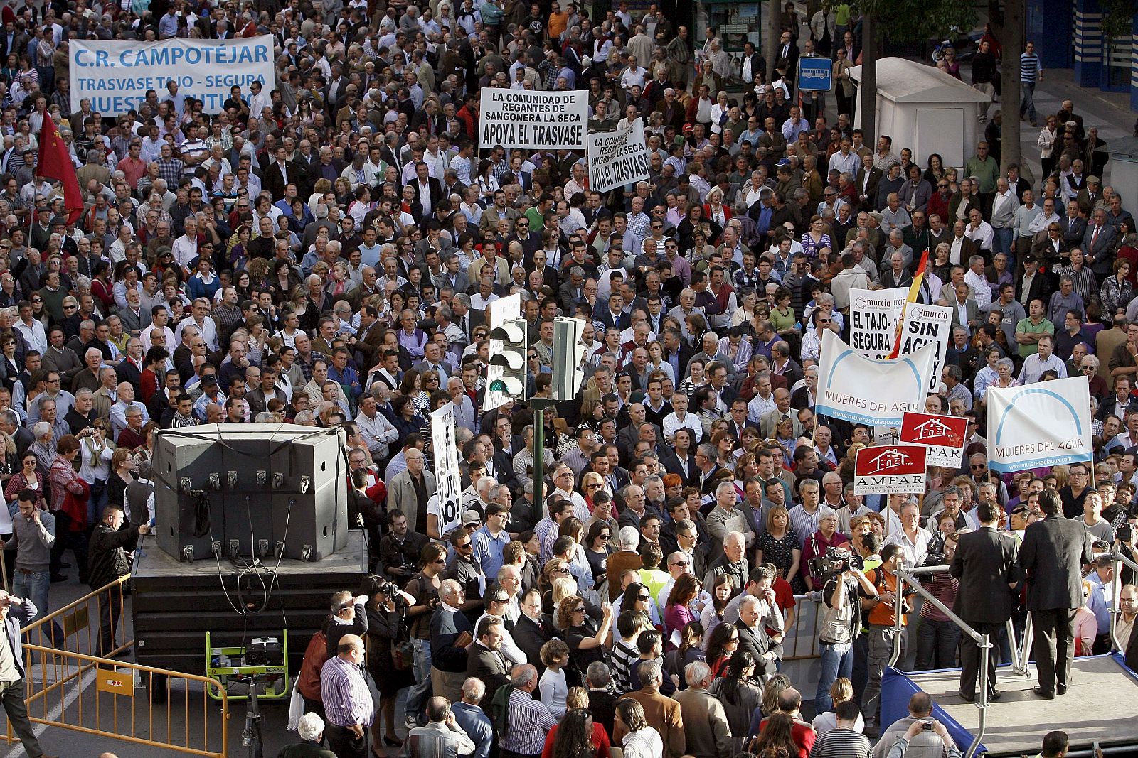 Entre 10.000 y 15.000 personas se han manifestado en Murcia contra el trasvase Tajo-Segura