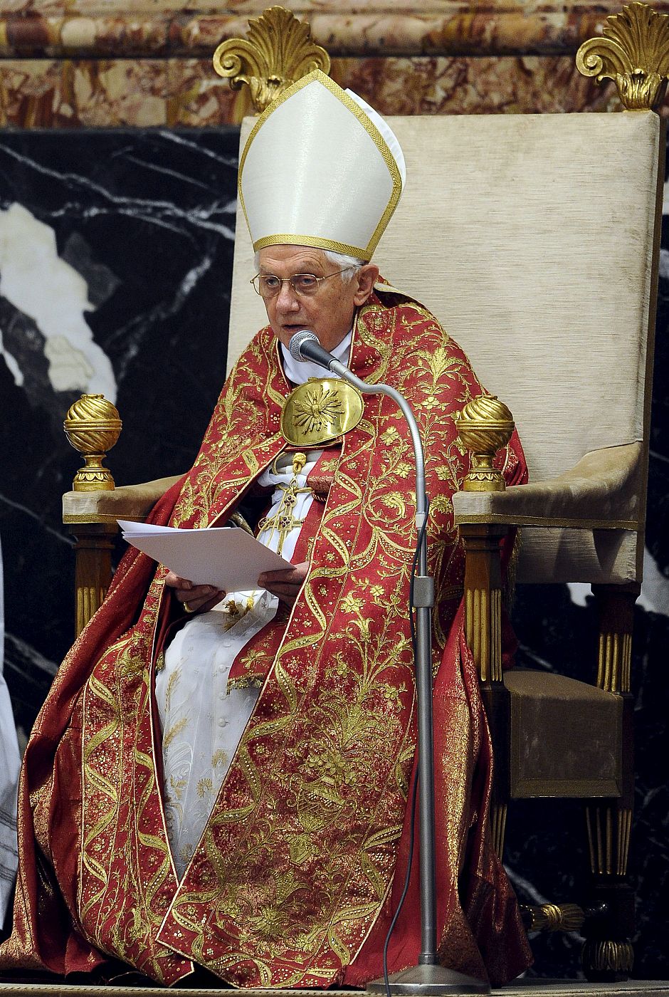 5 AÑOS DE BENEDICTO XVI AL FRENTE DE LA IGLESIA CATÓLICA