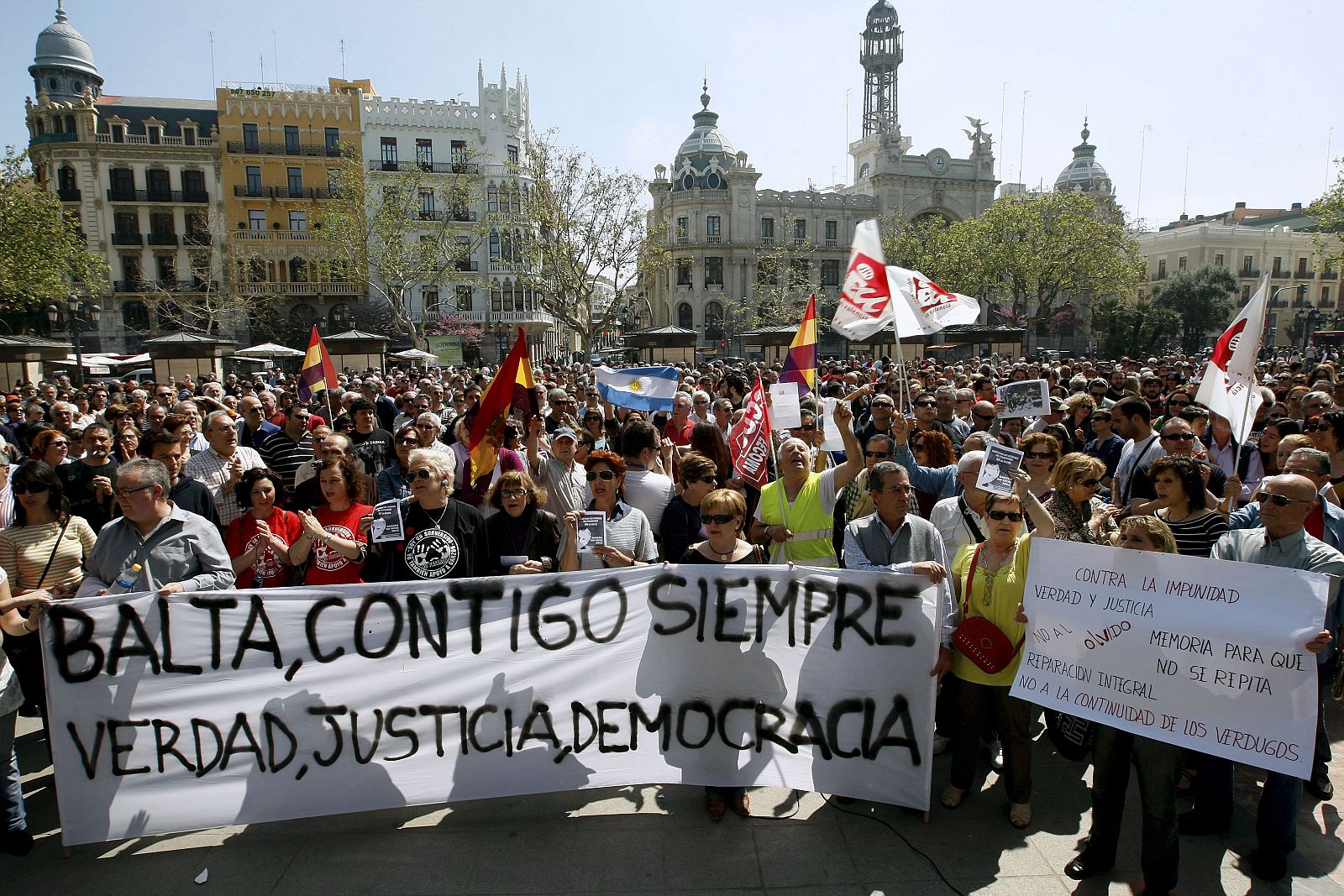 Manifestación a favor de Garzón en Valencia