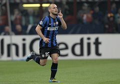 Sneijder, disponible para Mourinho, ya se entrena con el grupo