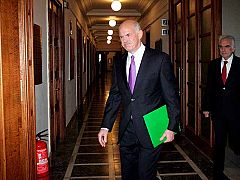 Grecia aprueba su plan de ajuste: "Los griegos deben de elegir entre la catástrofe o el sacrificio"