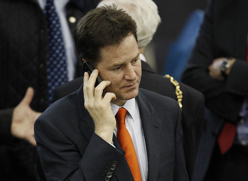 Clegg se queda esperando el fin del bipartidismo