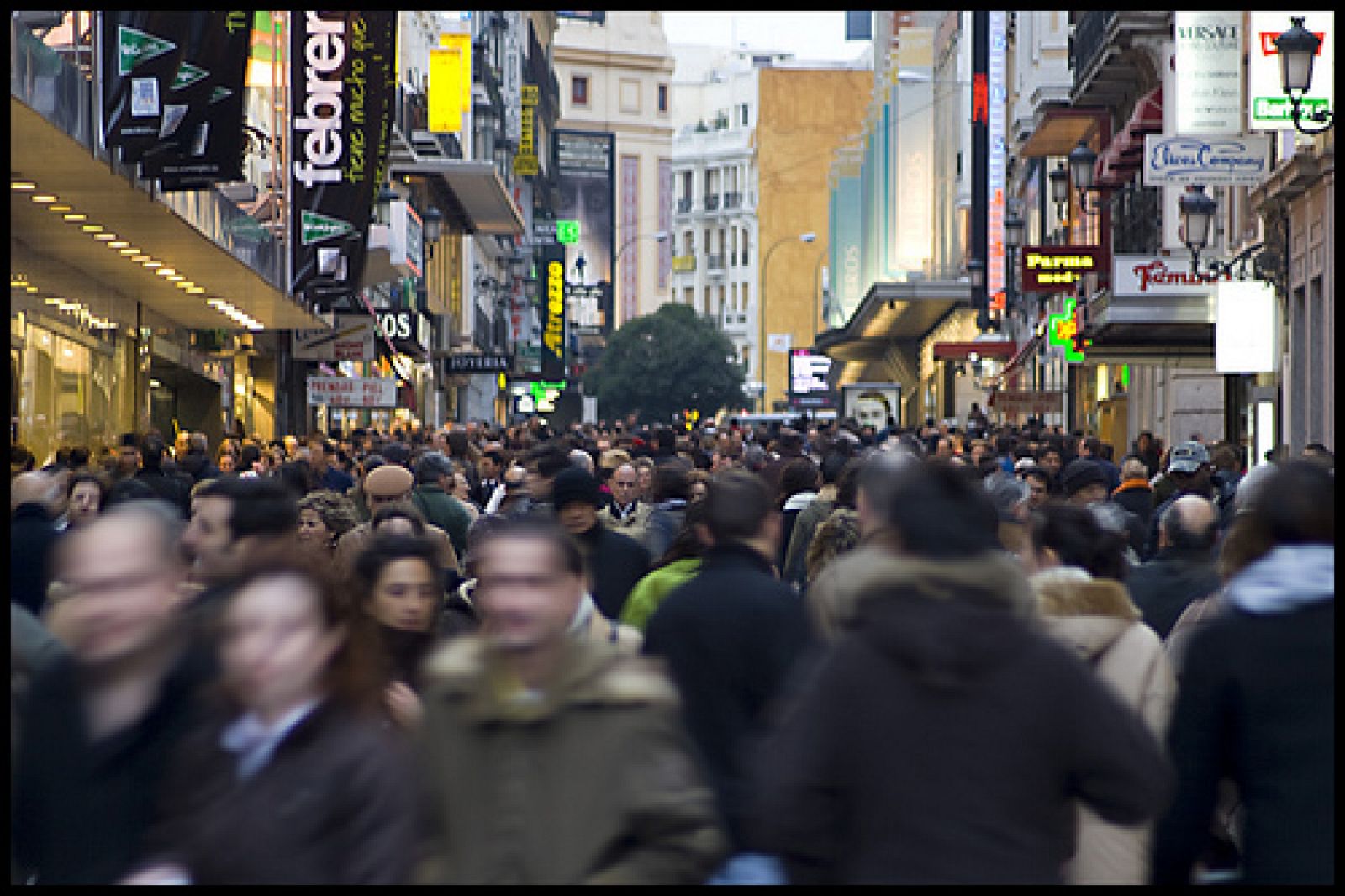 GENTE CALLE PRECIADOS