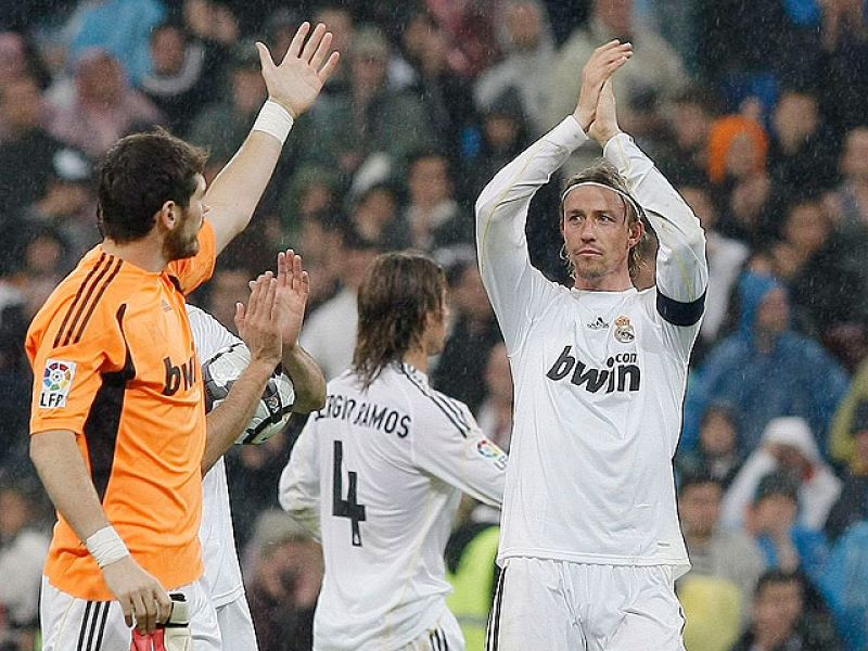 Guti se despidió ovacionado del Bernabéu