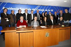 Vargas Llosa, Almodóvar o Trueba crean una plataforma por la democratización de Cuba