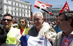 Miles de personas piden la convocatoria de una huelga general