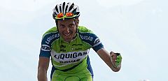 Ivan Basso vence en Zocolan y Arroyo mantiene la 'maglia'