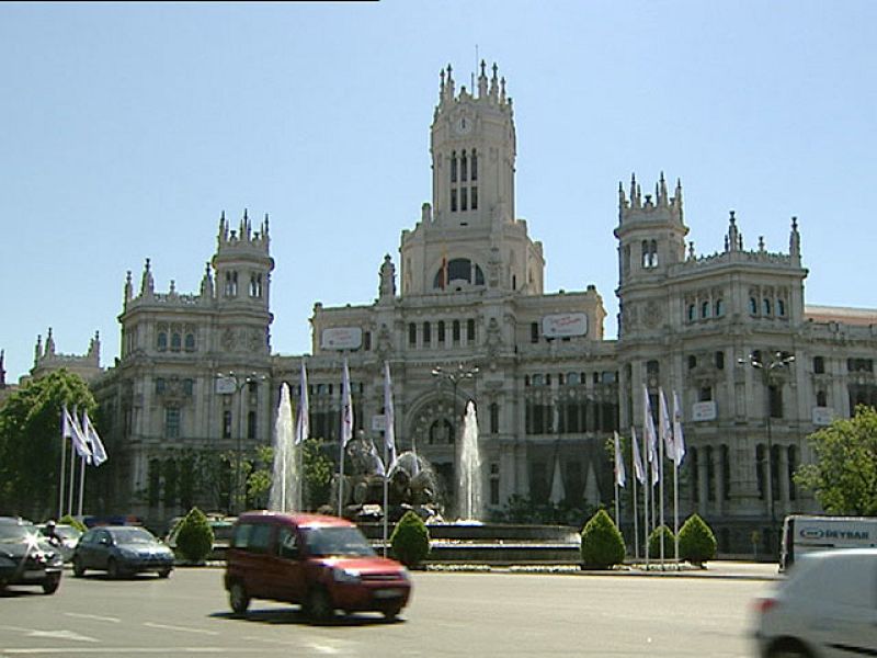 Los ayuntamientos no podrán endeudarse a largo plazo hasta 2012, según el decreto contra el déficit   