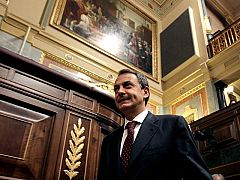 Zapatero anula su viaje a Brasil para seguir las negociaciones de la reforma laboral