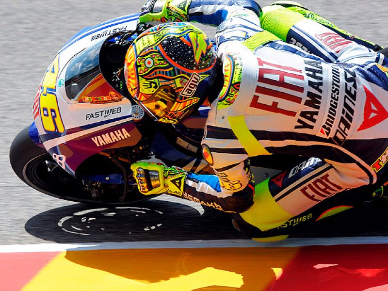 Rossi gana el primer asalto