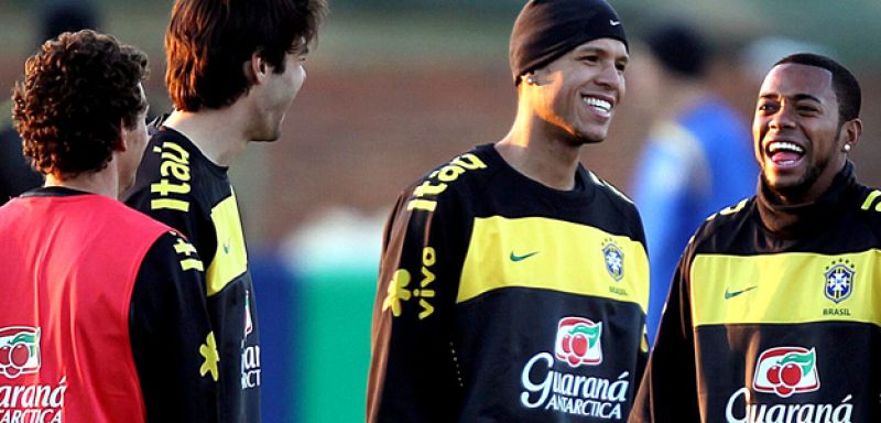Robinho, de 'chico' malo a ejemplar