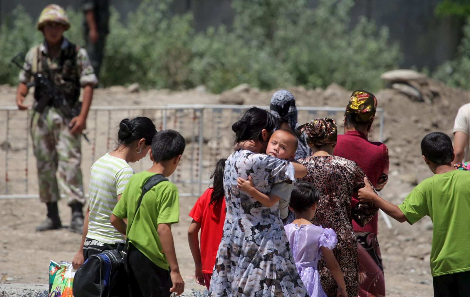 Uzbekos abandonan Uzbekistán