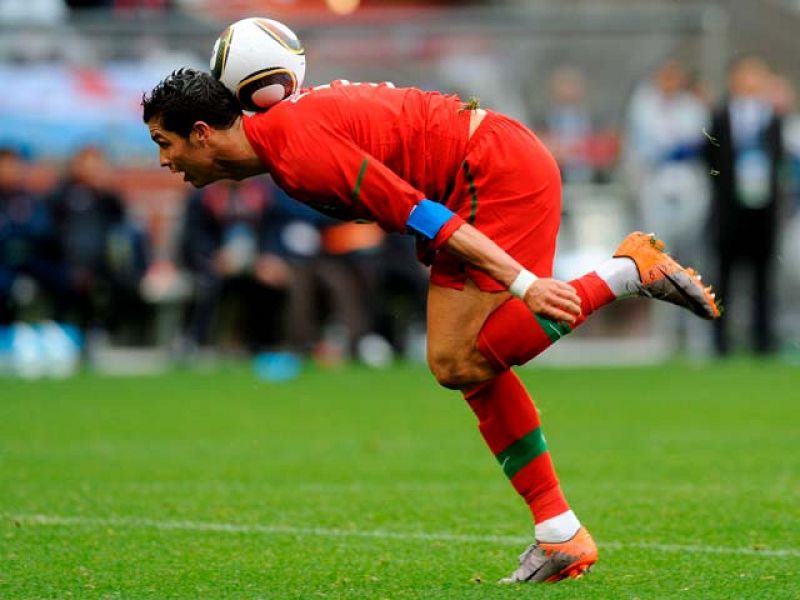 Cristiano rompe su sequía en una goleada histórica de Portugal