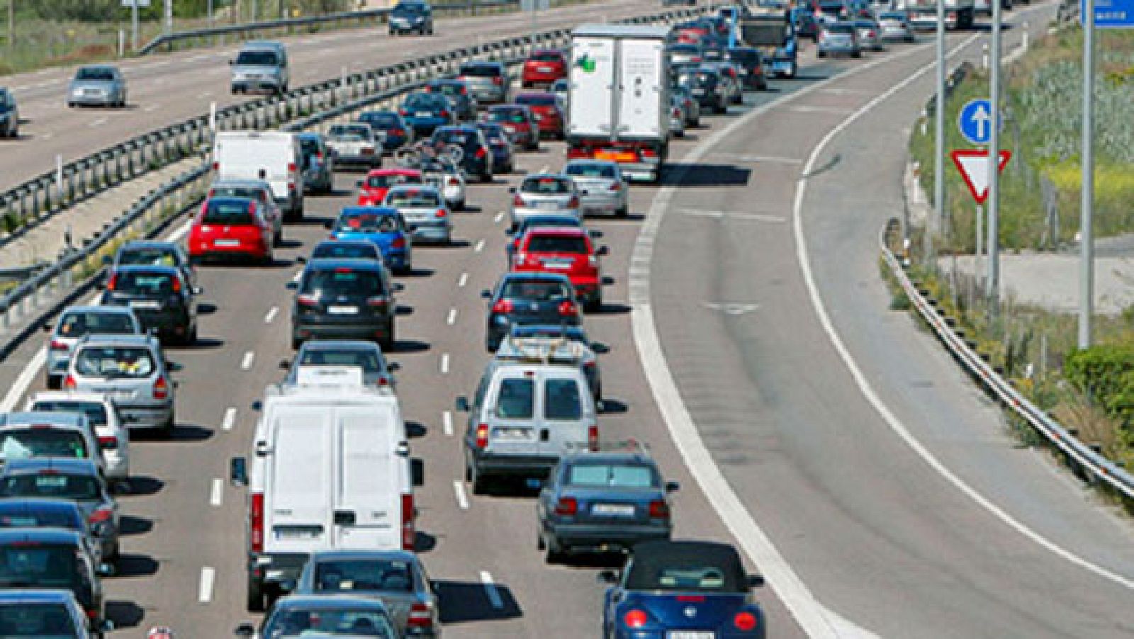 Aumentan los atascos en la periferia de Madrid y en la costa