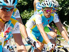 Contador se ve envuelto en una caída y Petacchi gana al sprint