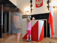 Alta participación en la segunda vuelta de los comicios en Polonia