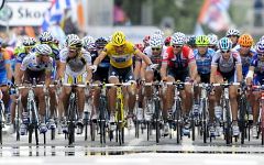 El 'pacto entre caballeros' en el pelotón del Tour deja abierta aún la carrera