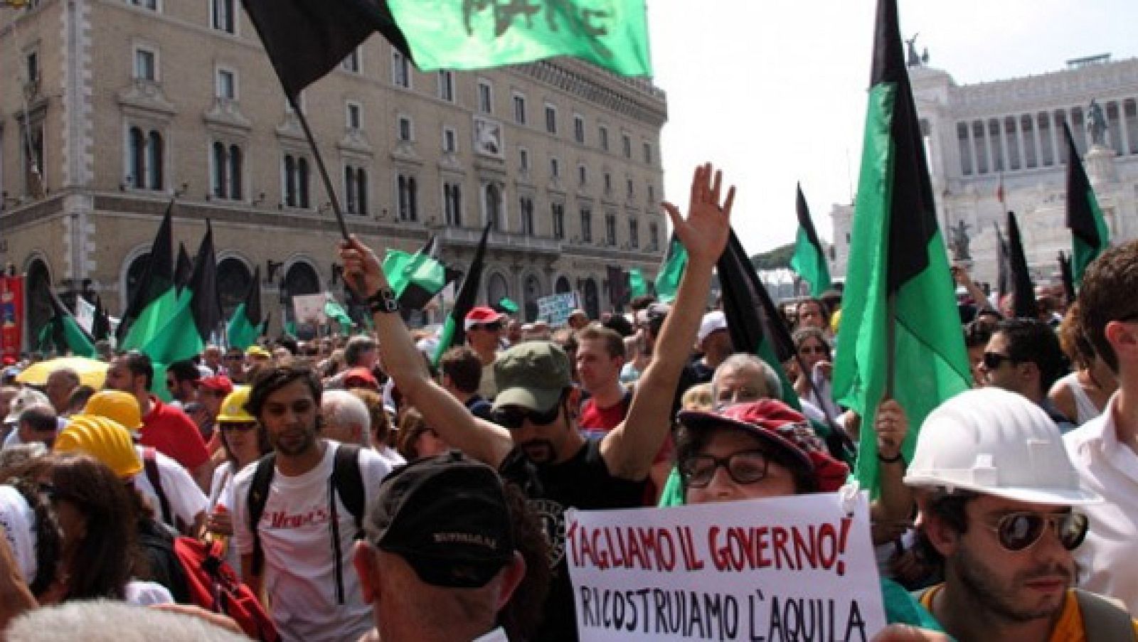 Manifestación en Roma de los afectados por el terremoto de L'Aquila