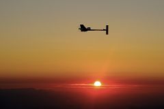 Completado con éxito el primer vuelo nocturno de la historia con energía solar