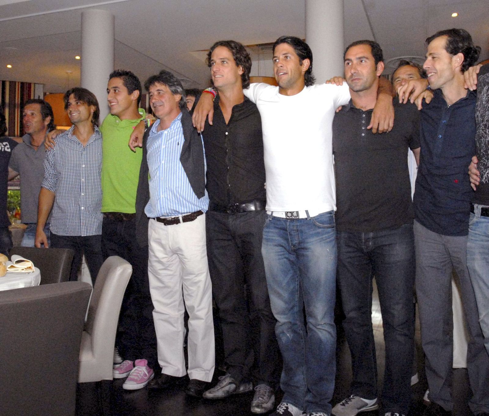 EQUIPO DE LA COPA DAVIS ANIMAN A LA SELECCIÓN ESPAÑOLA DE FÚTBOL