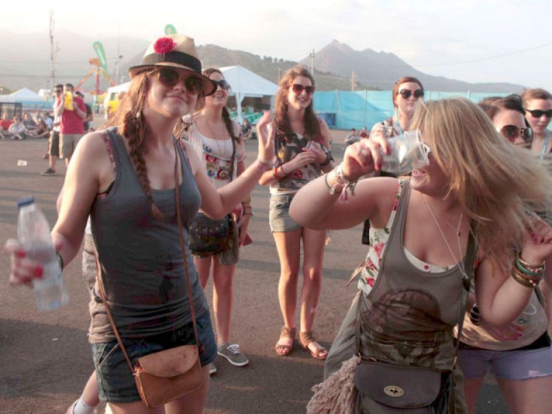 Kasabian y Love of Lesbian calientan la maquinaria del FIB