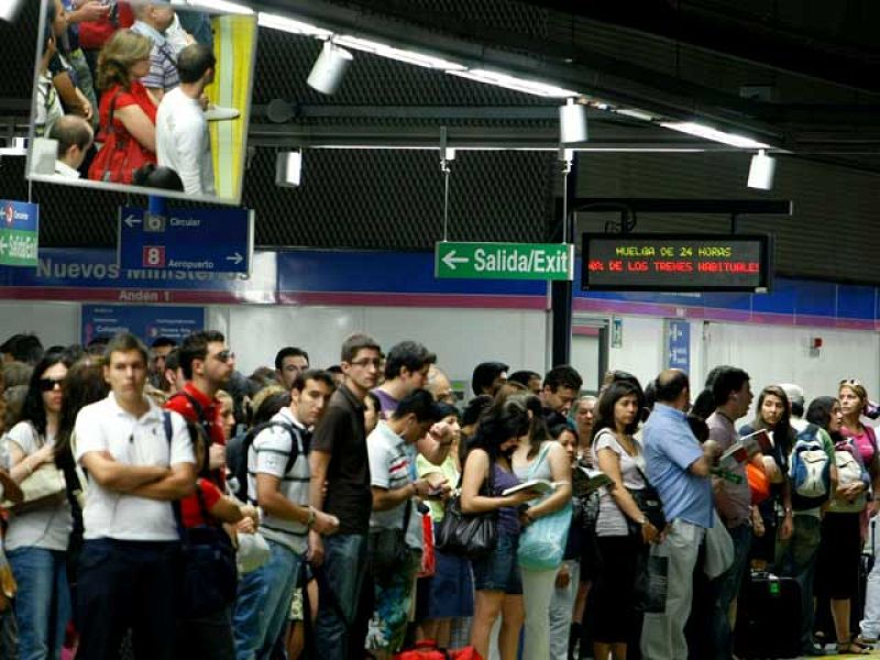 El seguimiento de la huelga del metro es del 29% para la empresa y del 90% para el comité