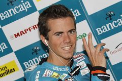 El dolor frena a Nico Terol