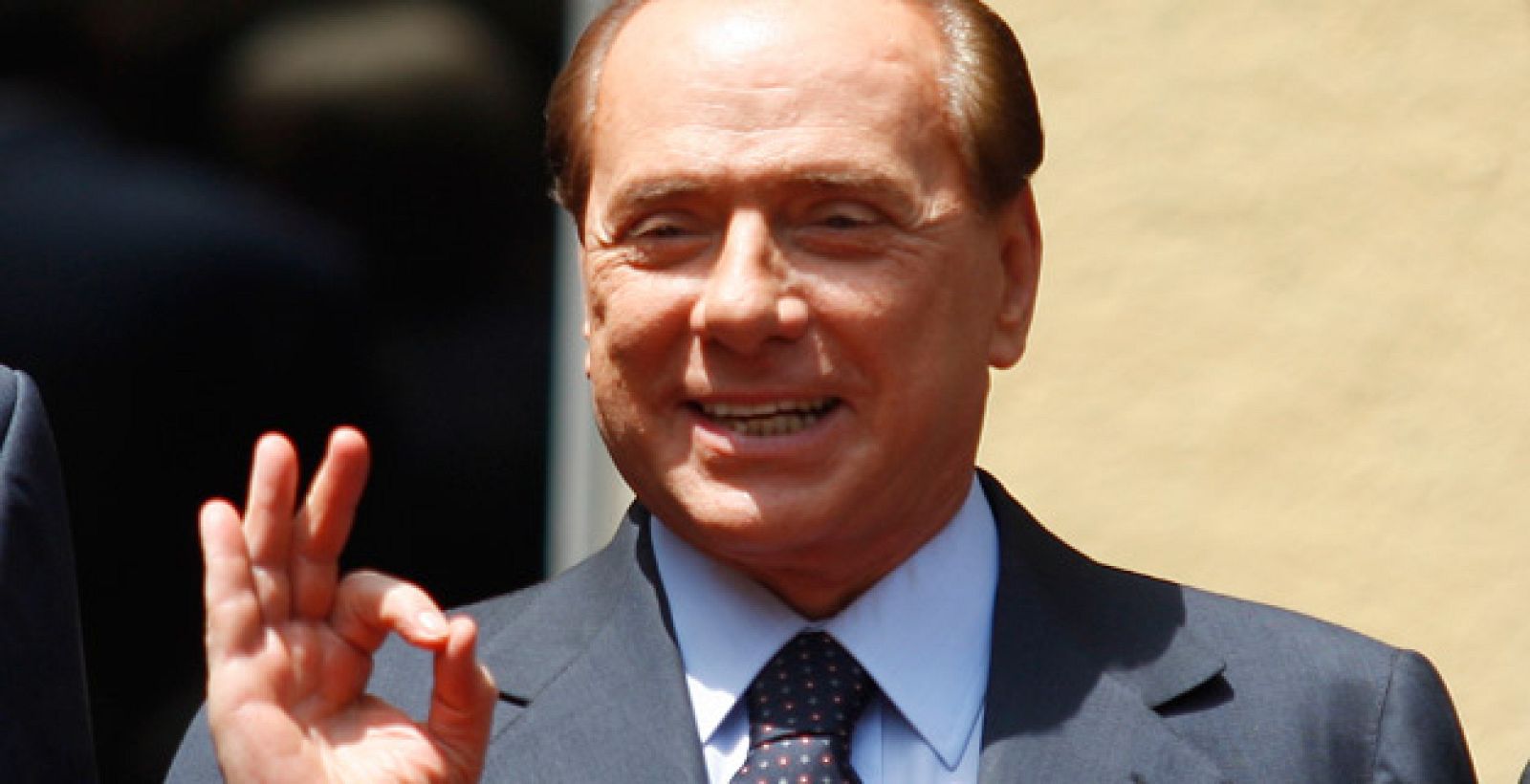 Berlusconi niega que Thiago Silva esté en venta