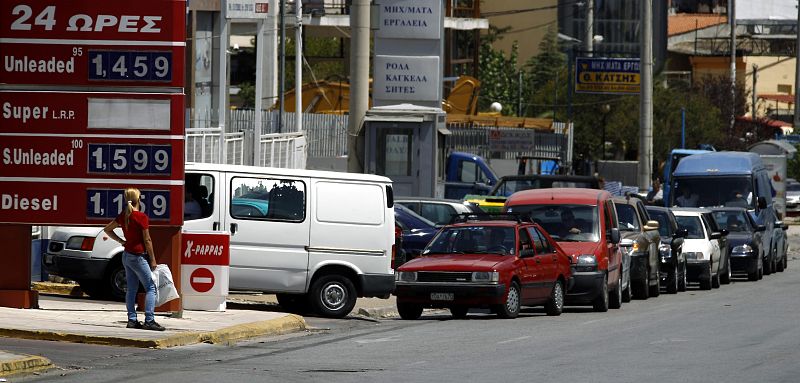 Grecia, casi sin gasolina en el quinto día de huelga de transportistas