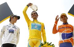 Astana aún no da por perdido a Contador, pero ya negocia con Menchov