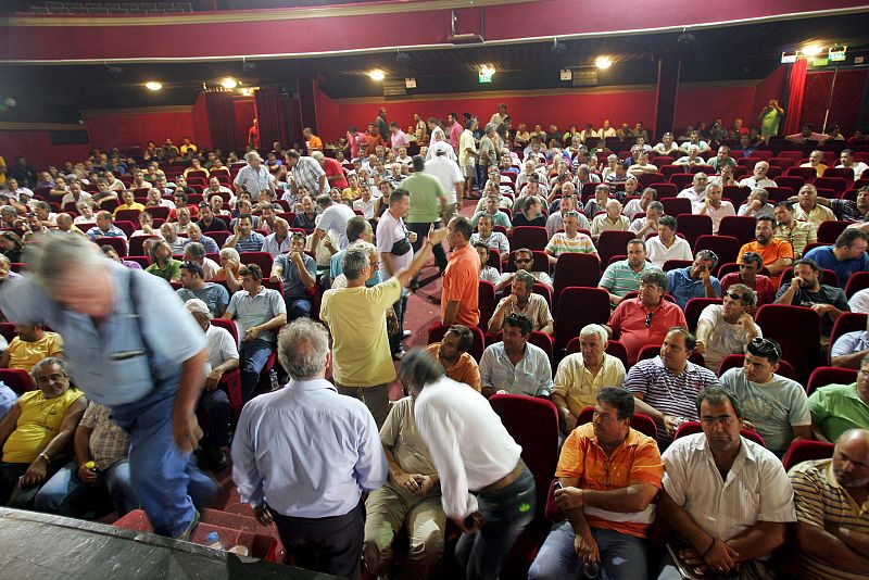 Los camioneros griegos anuncian una huelga indefinida mientras el país se queda sin gasolina