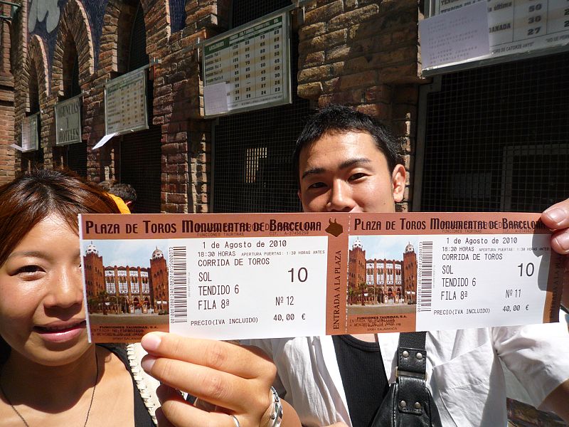 Primer cartel en la Monumental tras la prohibición de las corridas de toros en Cataluña