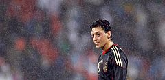 Özil afirma que se queda en el Werder Bremen