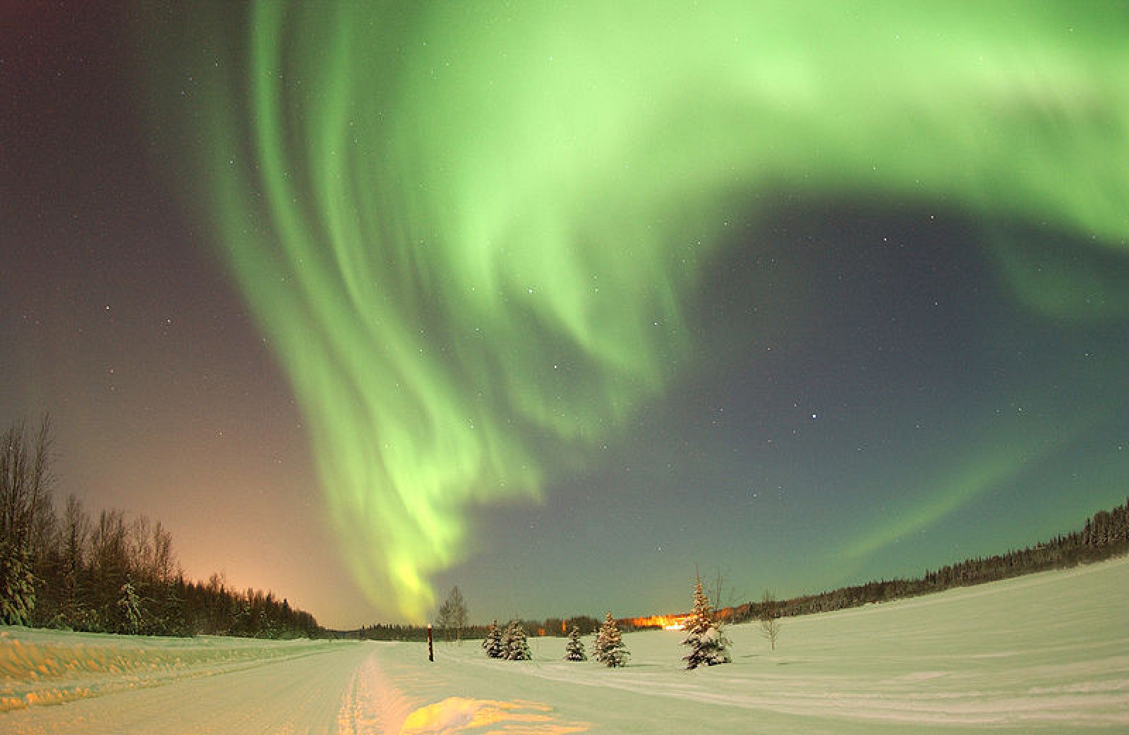 Aurora boreal en la base aérea Eielson , en Alaska, en 2005