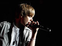 Justin Bieber, la estrella del pop adolescente, publicará sus memorias a los 16 años
