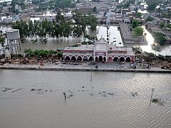 Las lluvias monzónicas lejos de disiparse, avanzan hacia el sur de Pakistán