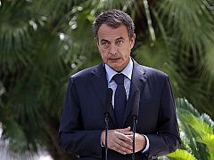 Zapatero no hará campaña por nadie en Madrid ni cambios en el Gobierno a corto plazo