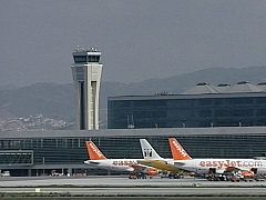 La mitad de los usuarios respalda la actuación de Fomento en el conflicto de los controladores