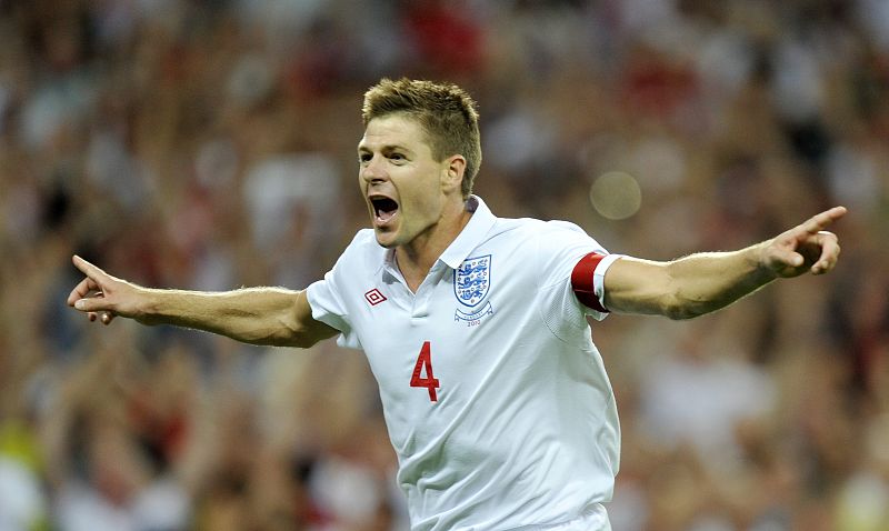 Inglaterra recupera la sonrisa  gracias a los goles de Gerrard