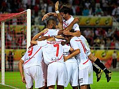 El Sevilla noquea a la cantera azulgrana y acaricia la Supercopa