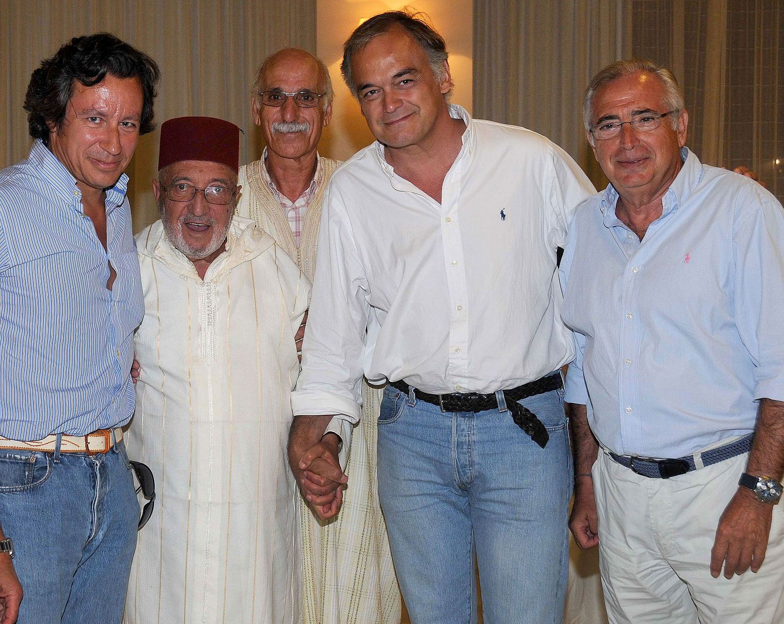 GONZÁLEZ PONS ASISTE EN MELILLA A UNA RUPTURA DE AYUNO CON MUSULMANES