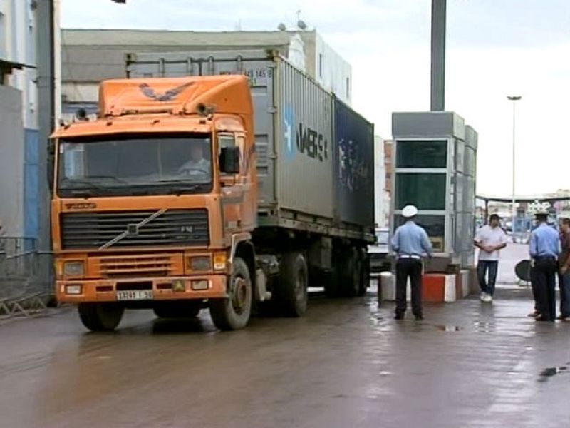 Los activistas dan una tregua y sólo cortarán el paso de productos a Melilla este miércoles