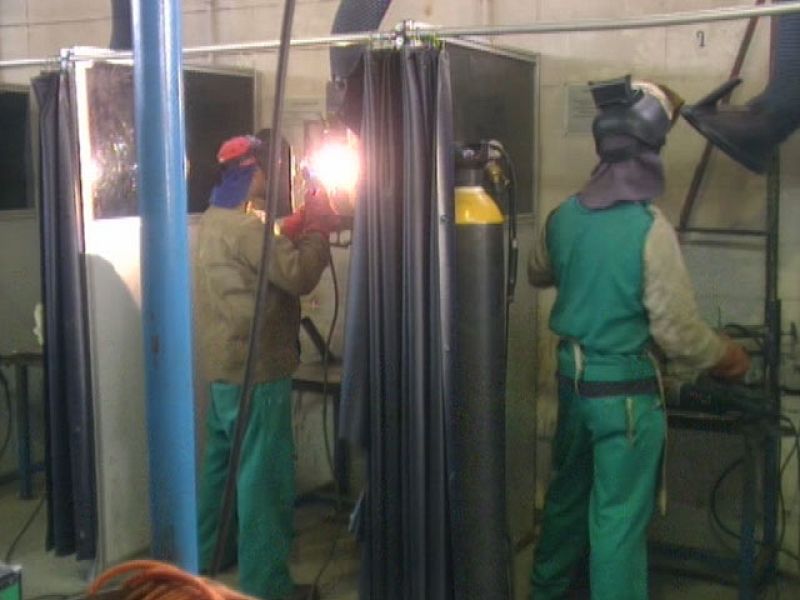 La prórroga de la ayuda de 426 euros beneficiará a 219.000 personas y costará 420 millones al Estado