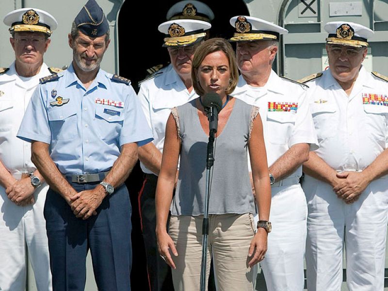 Chacón pide leyes "más duras y ágiles" contra los que asaltan en el mar