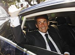 Un cura reza para que Sarkozy tenga una crisis cardiaca por su ofensiva contra los gitanos