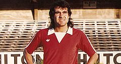 Franklin Lobos, ex jugador de la selección chilena de fútbol, entre los 33 mineros atrapados