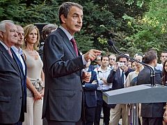 Zapatero tranquiliza a los inversores japoneses y subraya la salud de la deuda española